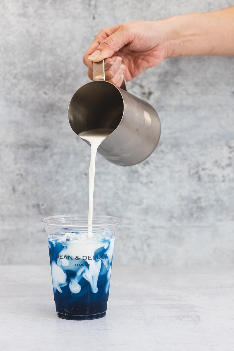 BLUE LAGOON MILK TEA LATTE BLUE LAGOON MILK TEA LATTE