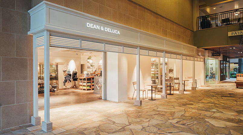 THE ROYAL HAWAIIAN CENTER STORE